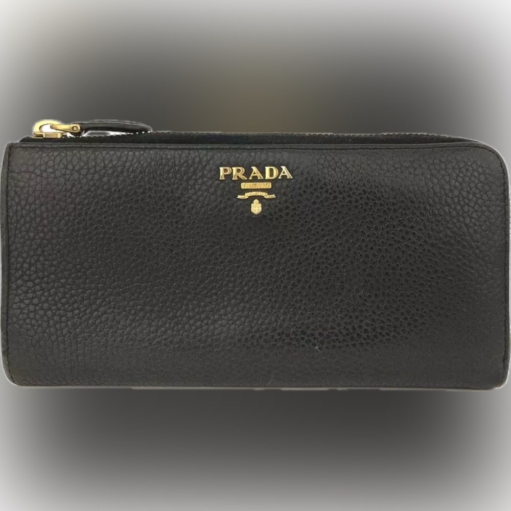 ✨Host Pick✨Authentic Prada Logo Leather Zip Long Wallet | Black